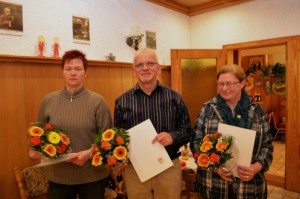 Auszeichnung mit der Ehrennadel in Gold für 9jährige Funktionärsarbeit: Iris Steinbach, Joachim Balzke und Steffi König (v.l.n.r)
